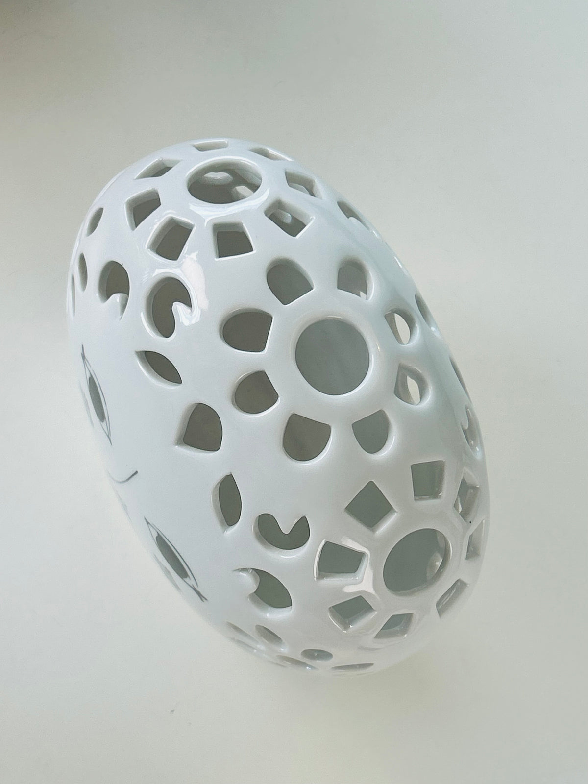 Bjørn Wiinblad Flowerhead blomsterhoved – stor hvid porcelænsvase – 15,5 cm