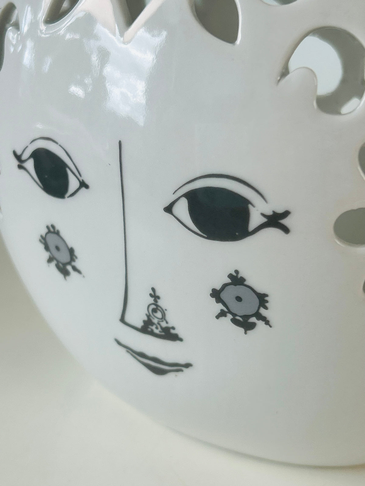 Bjørn Wiinblad Flowerhead blomsterhoved – stor hvid porcelænsvase – 15,5 cm