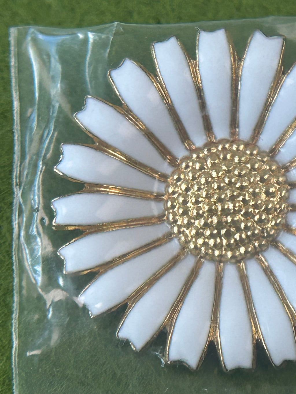 Georg Jensen Daisy/Marguerit broche Ø33 mm – forgyldt 925S sølv og hvid emalje – æske - billede 6