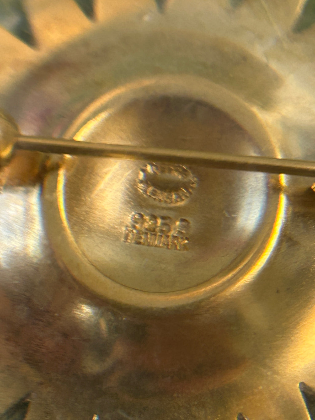 Georg Jensen Daisy/Marguerit broche Ø33 mm – forgyldt 925S sølv og hvid emalje – æske - billede 10