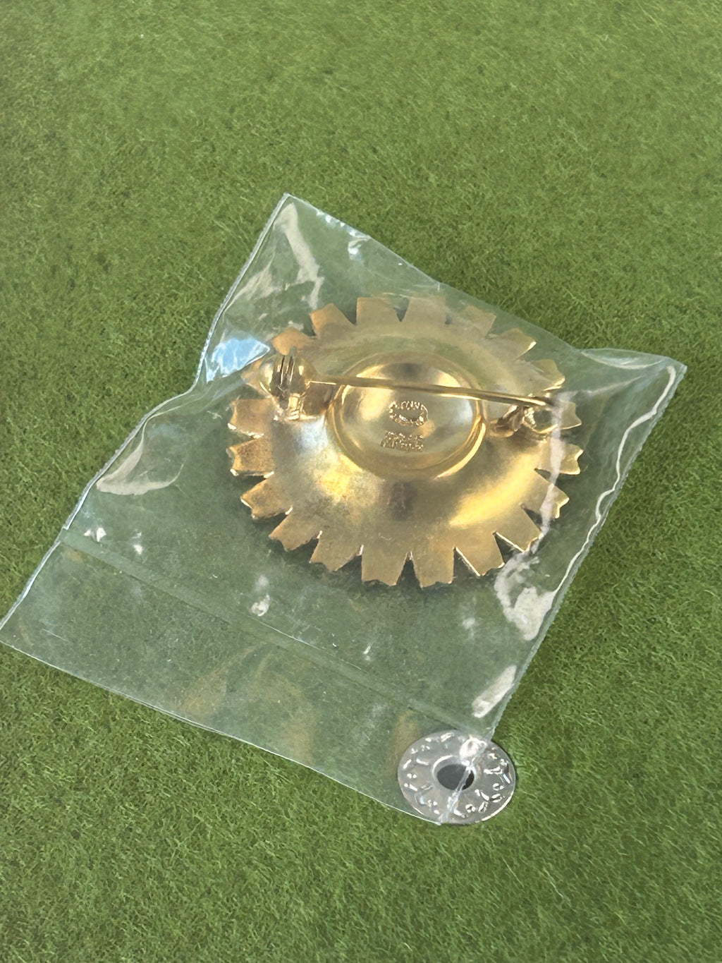 Georg Jensen Daisy/Marguerit broche Ø33 mm – forgyldt 925S sølv og hvid emalje – æske - billede 11