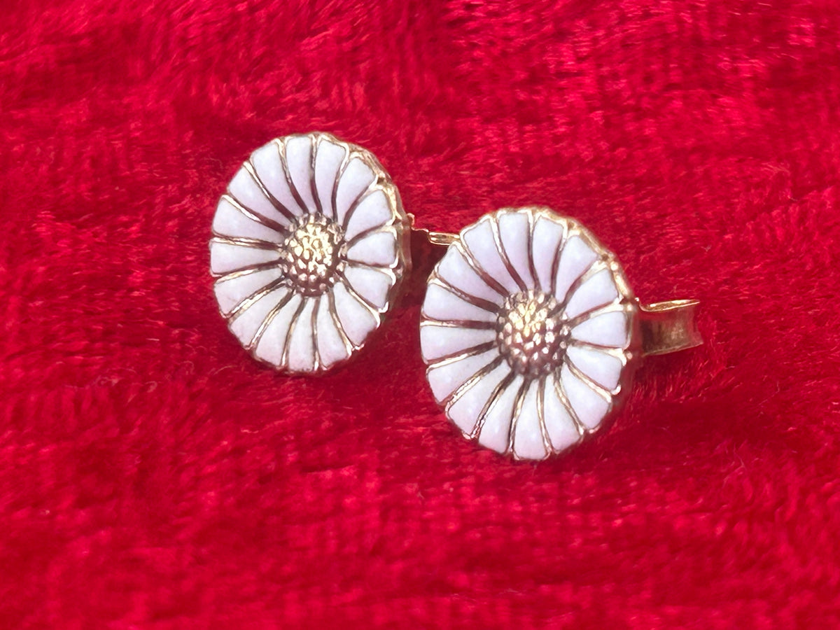 Georg Jensen Daisy ørestikker Ø11 mm – hvid emalje – original æske - billede 1