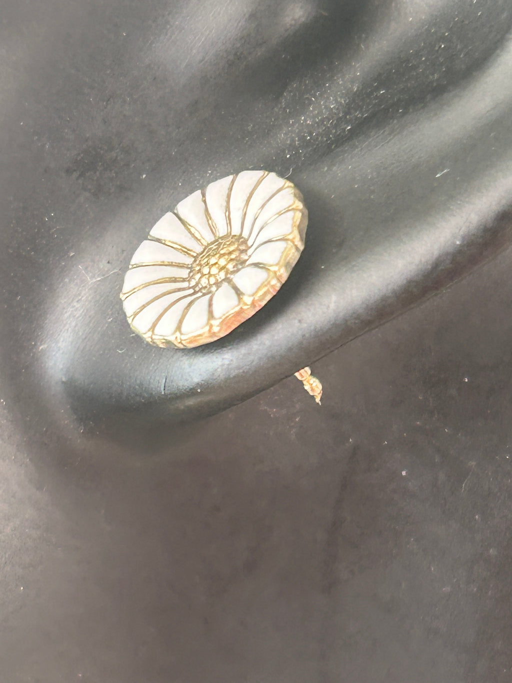 Georg Jensen Daisy ørestikker Ø11 mm – hvid emalje – original æske - billede 3