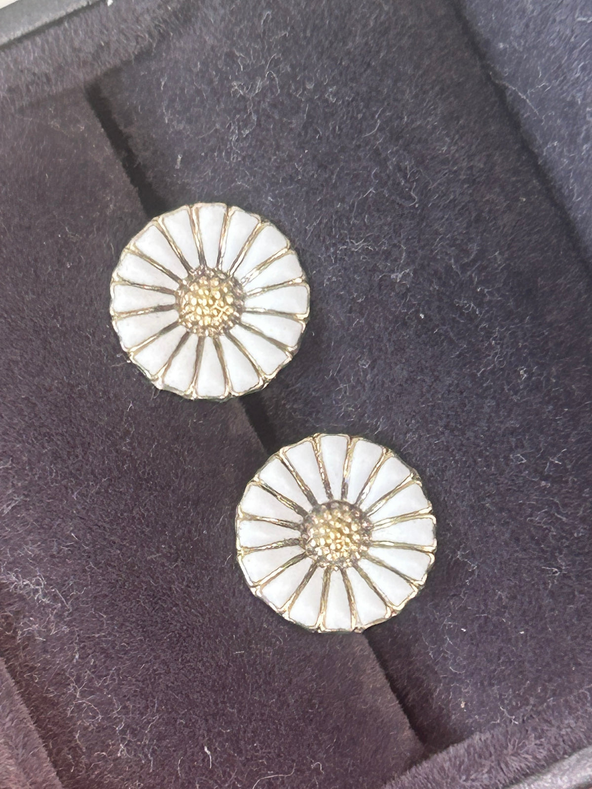 Georg Jensen Daisy ørestikker Ø11 mm – hvid emalje – original æske - billede 11