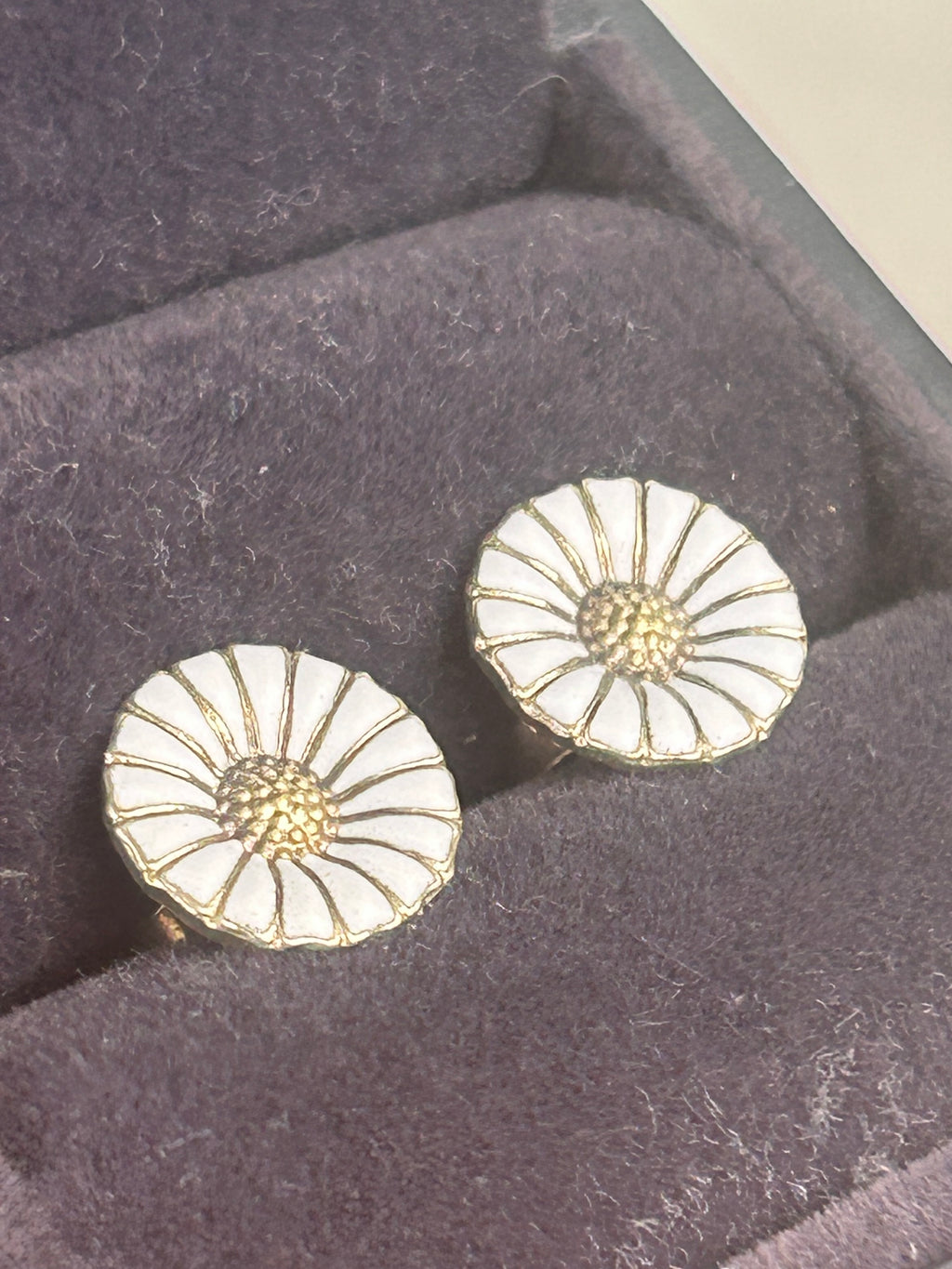 Georg Jensen Daisy ørestikker Ø11 mm – hvid emalje – original æske - billede 13