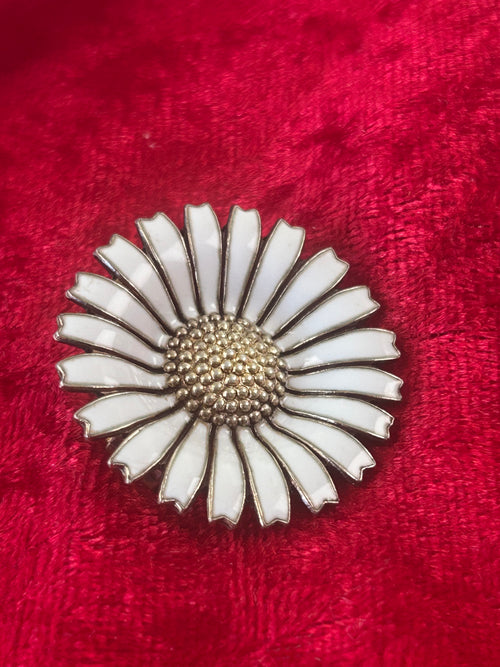 Anton Michelsen Daisy/Marguerit broche Ø33 mm – hvid emalje – 925 sterling sølv - billede 1