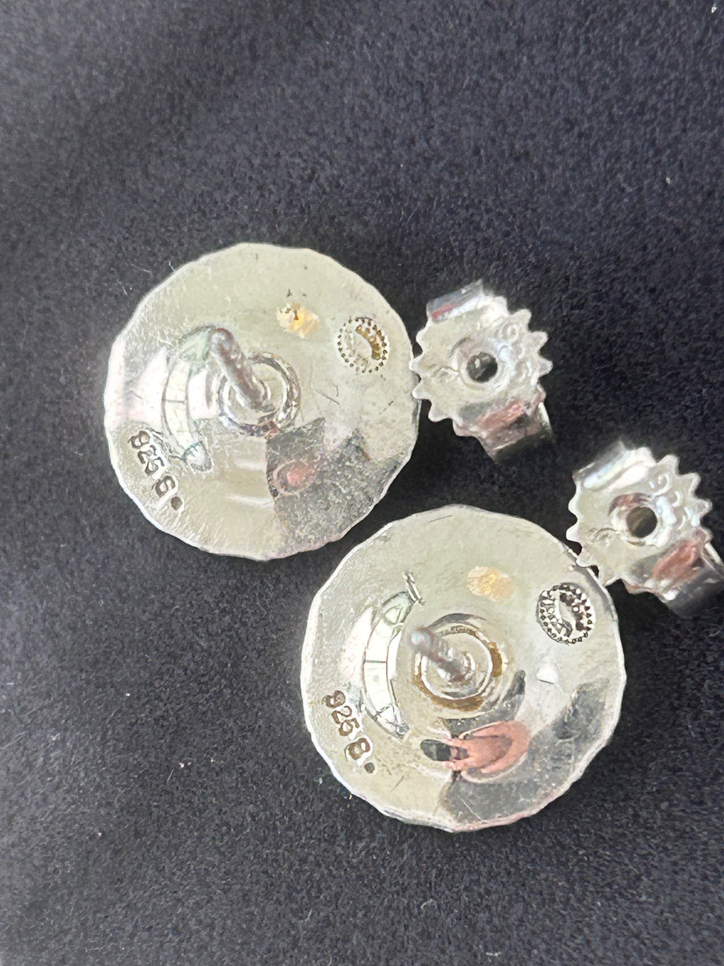 Georg Jensen Daisy ørestikker Ø11 mm – sort emalje – original æske - billede 9