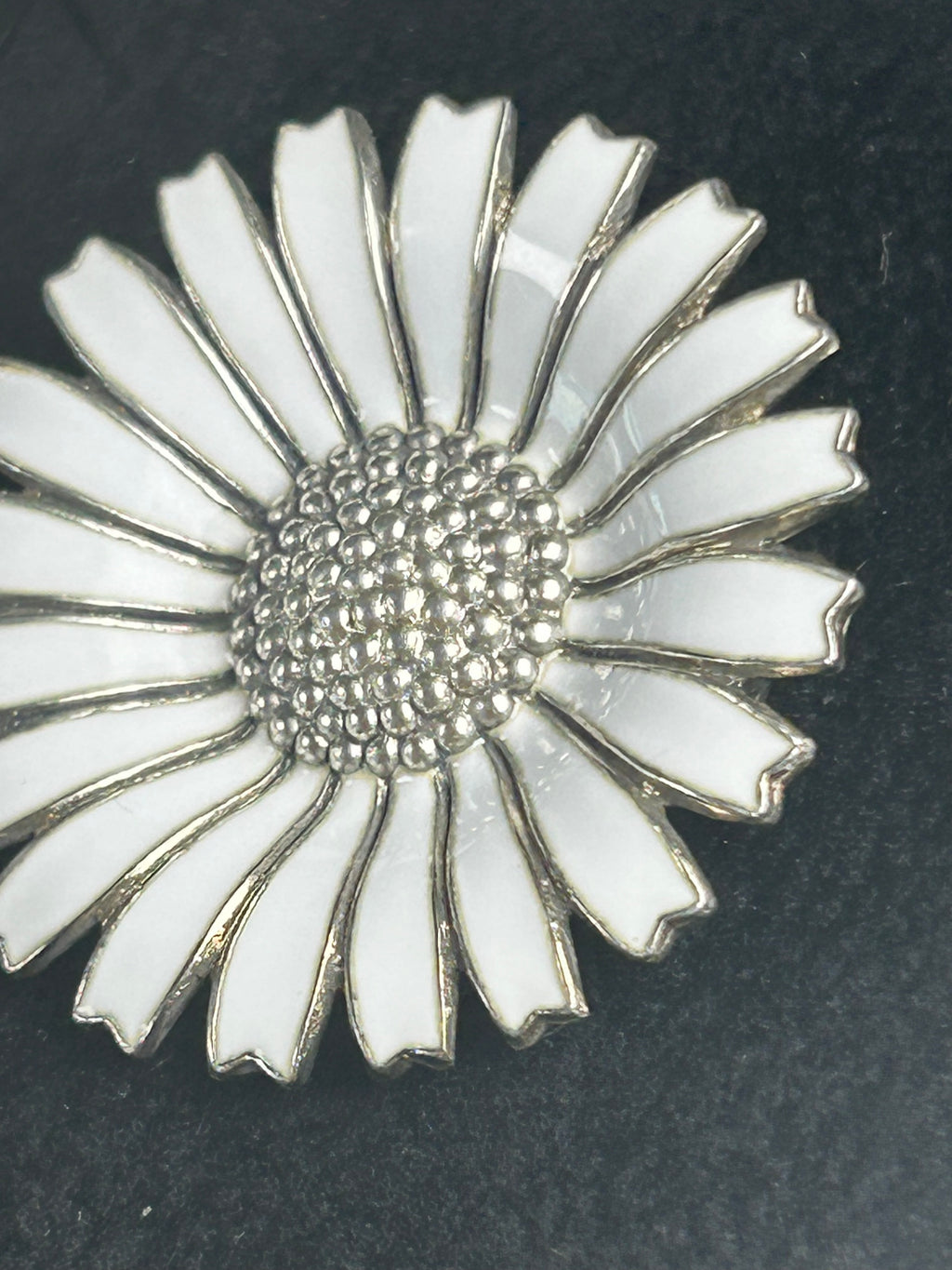 Anton Michelsen Daisy/Marguerit broche Ø33 mm – hvid emalje – 925S sterling sølv - billede 7