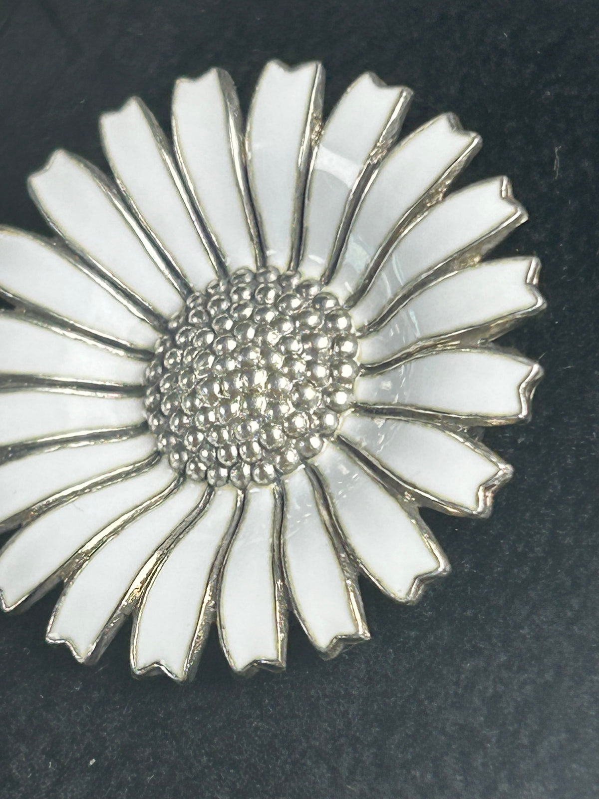 Anton Michelsen Daisy/Marguerit broche Ø33 mm – hvid emalje – 925S sterling sølv - billede 7