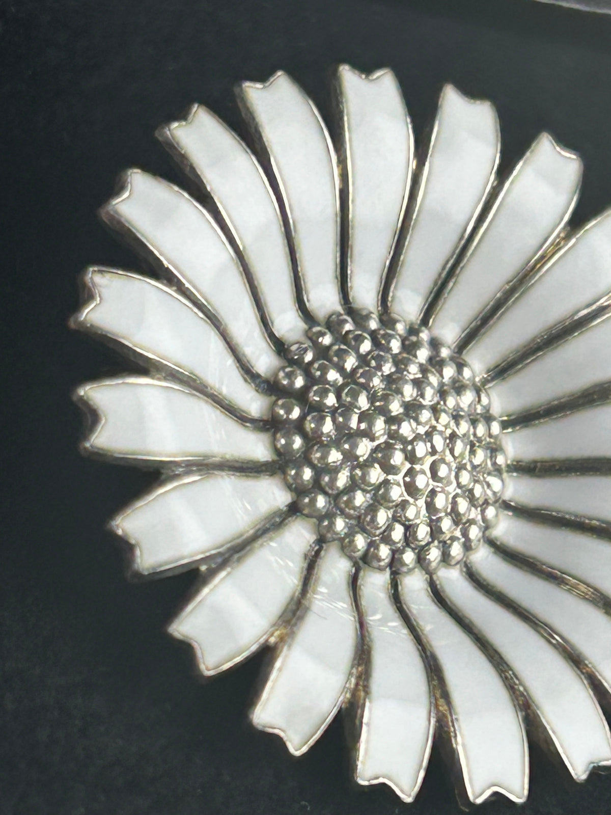 Anton Michelsen Daisy/Marguerit broche Ø33 mm – hvid emalje – 925S sterling sølv - billede 8