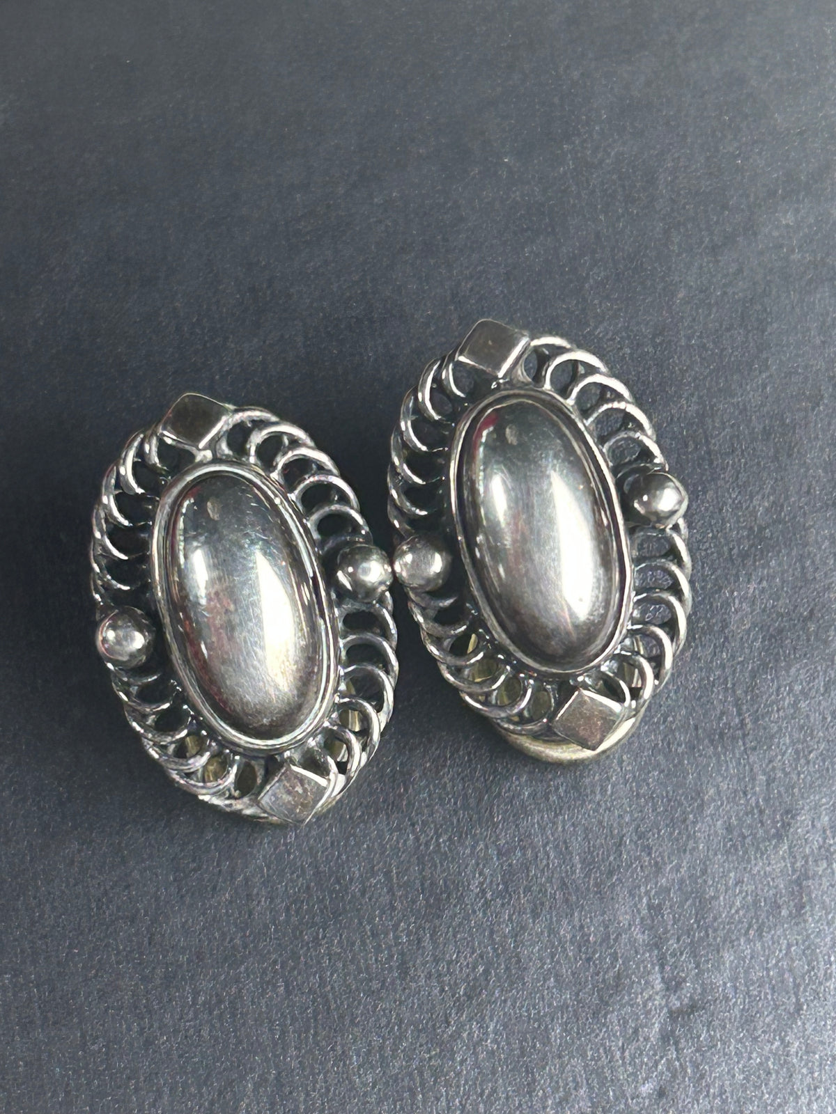 Georg Jensen Heritage 2004 øreclips – 925S sterlingsølv – poleret sølvcenter – GJ æske - billede 3