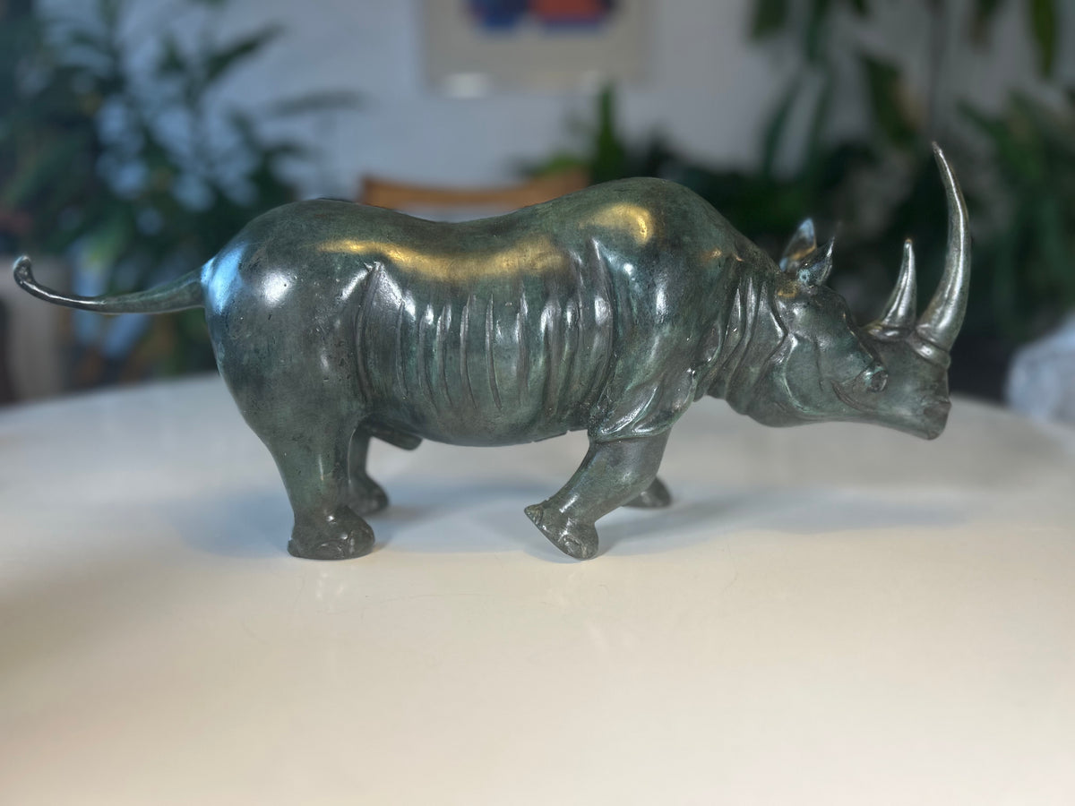 APG Art People Gallery bronzeskulptur – næsehorn – 47 cm – 6,64 kg