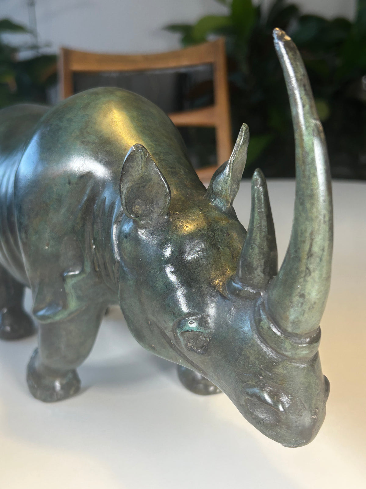APG Art People Gallery bronzeskulptur – næsehorn – 47 cm – 6,64 kg