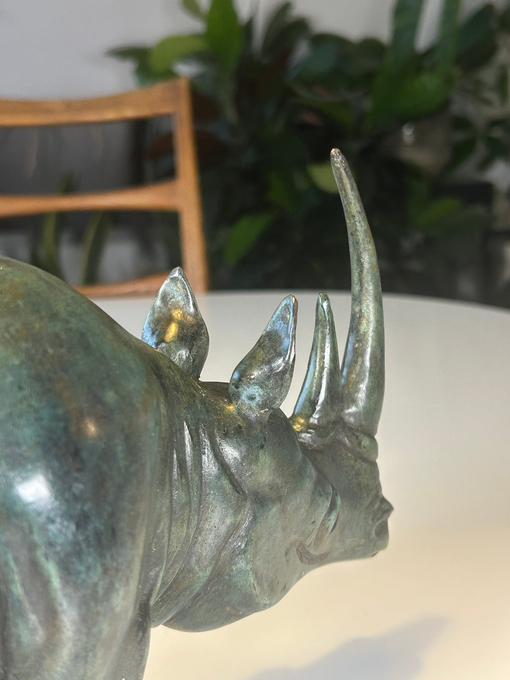 APG Art People Gallery bronzeskulptur – næsehorn – 47 cm – 6,64 kg