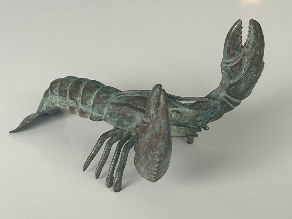 Patineret bronzeskulptur af hummer – levende grøn/blå irring og markante kløer – 20 cm - billede 2