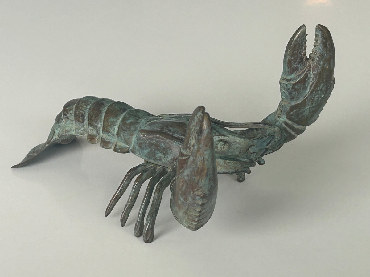 Patineret bronzeskulptur af hummer – levende grøn/blå irring og markante kløer – 20 cm - billede 2