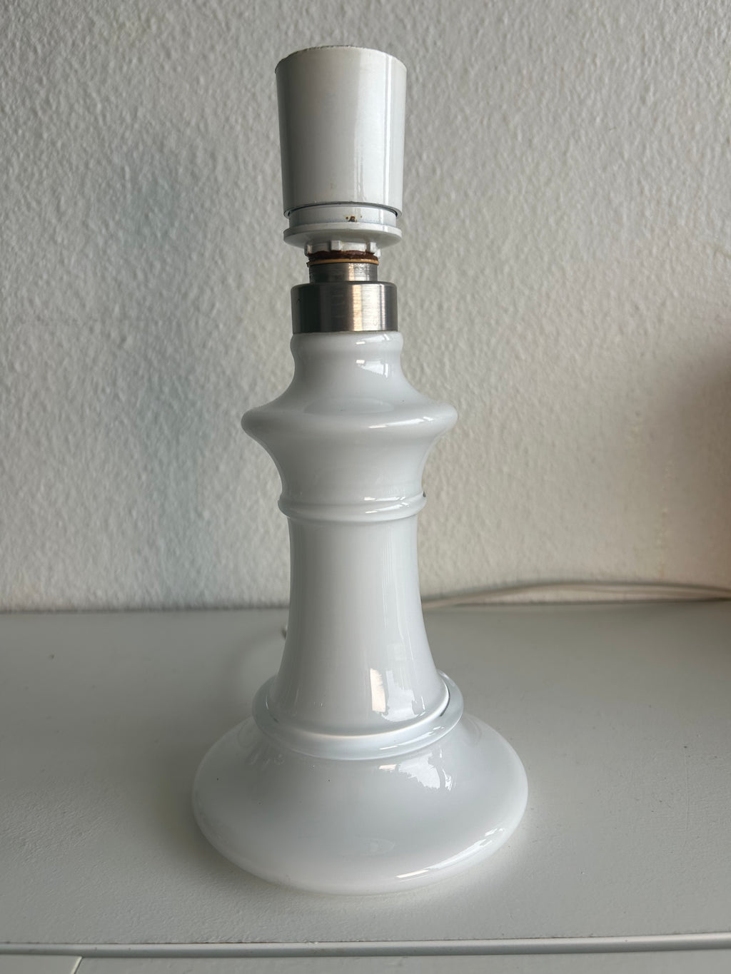 Holmegaard Michelle bordlampe i hvidt opalglas med blå skærm – 35 cm - billede 8