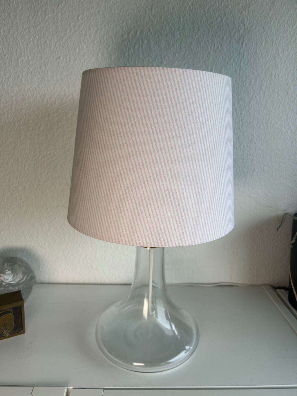 LE KLINT 363 bordlampe i hvidt opalglas med messingdetalje – 42,5 cm - billede 6