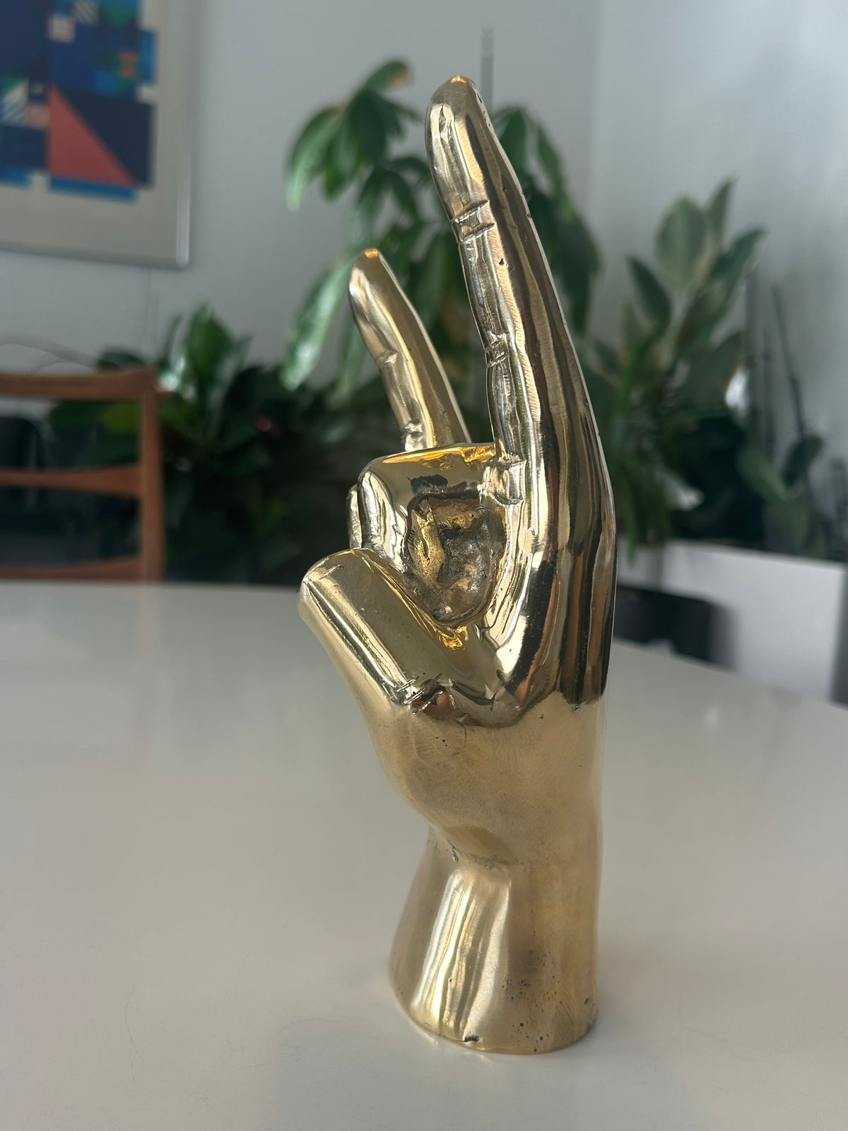 Bronzeskulptur af rockhånd – håndtegn – 23 cm
