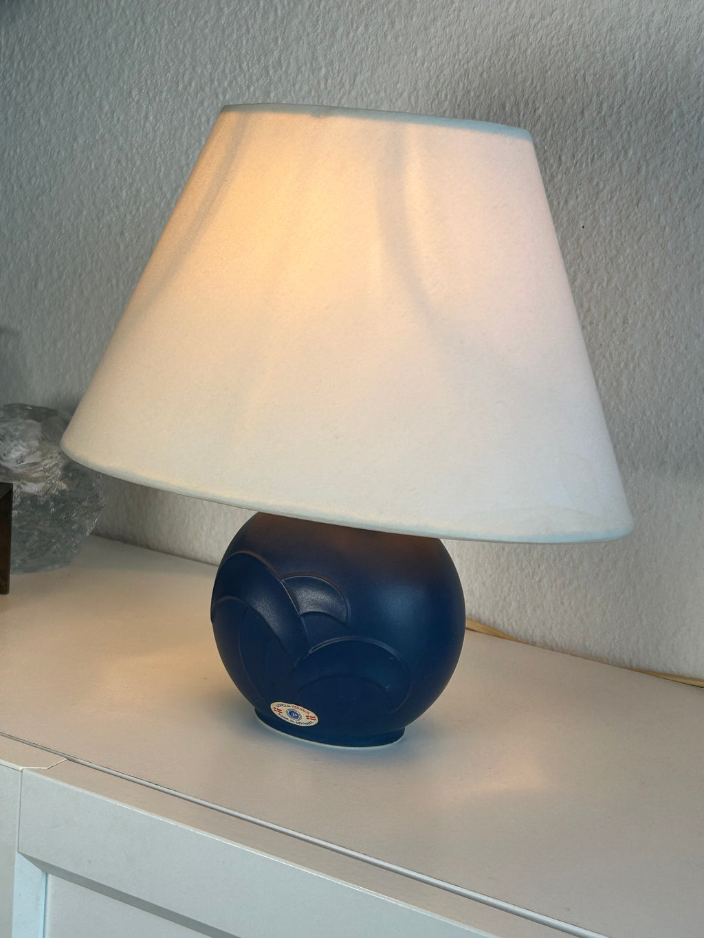 Søholm Keramik blå bordlampe med reliefmønster – 26,5 cm - billede 7