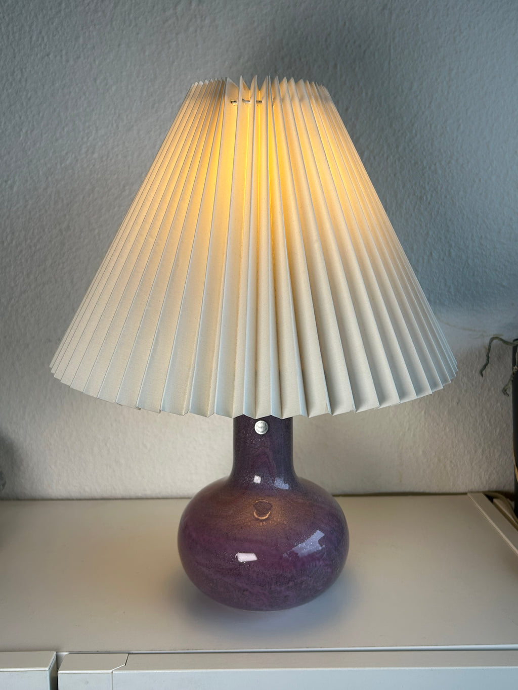 Holmegaard Troll 1 bordlampe i rosa/grå krystalglas – Sidse Werner – 39 cm - billede 1