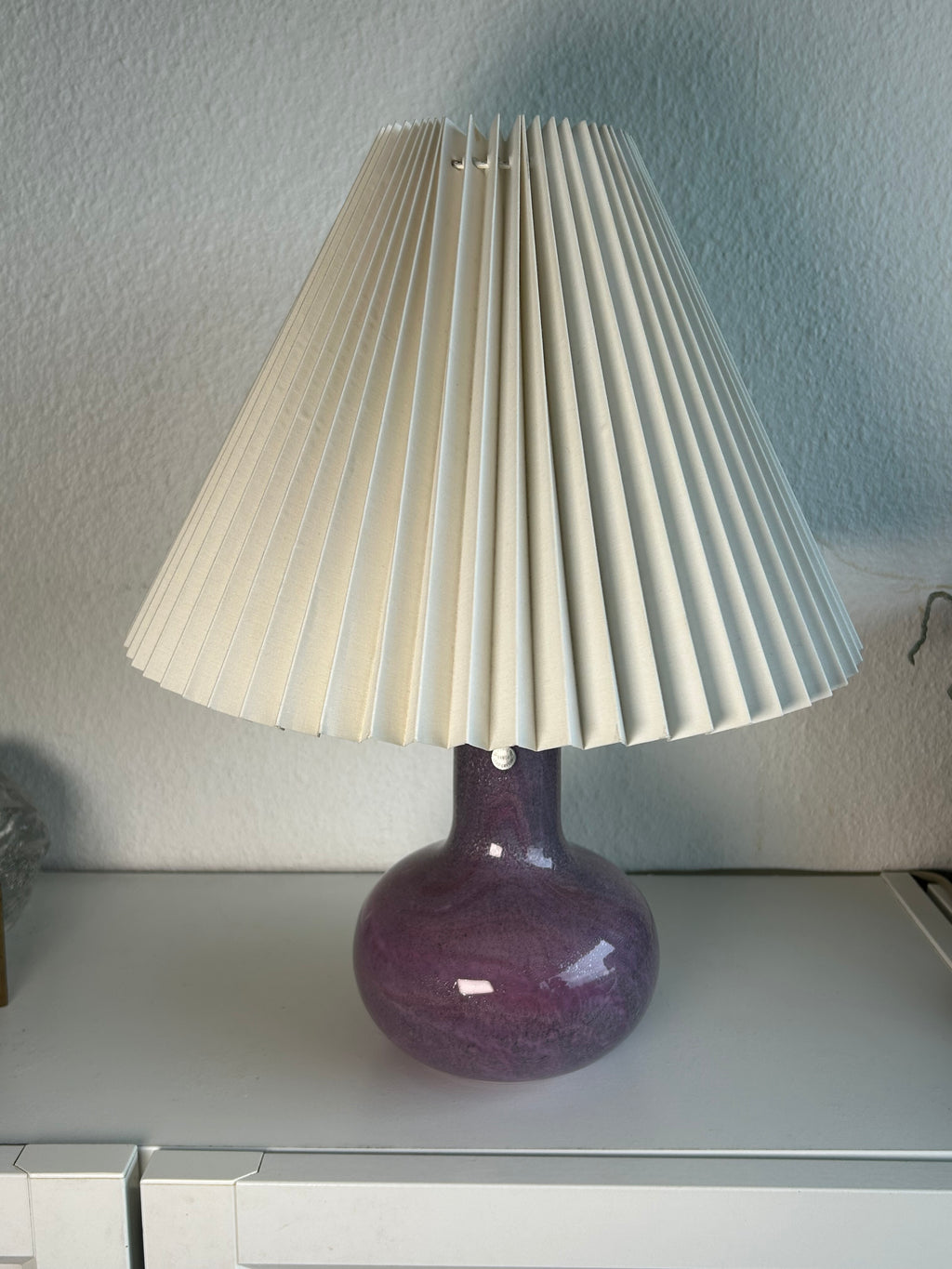 Holmegaard Troll 1 bordlampe i rosa/grå krystalglas – Sidse Werner – 39 cm - billede 4