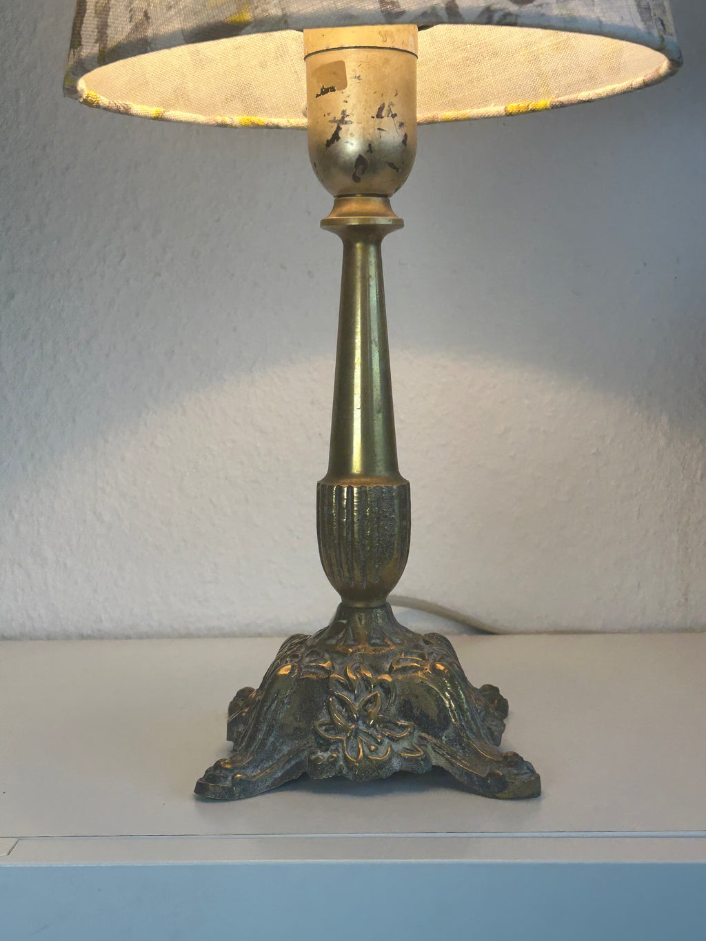Vintage bordlampe i messing med BLACK edition tekstilskærm – 39,5 cm - billede 4