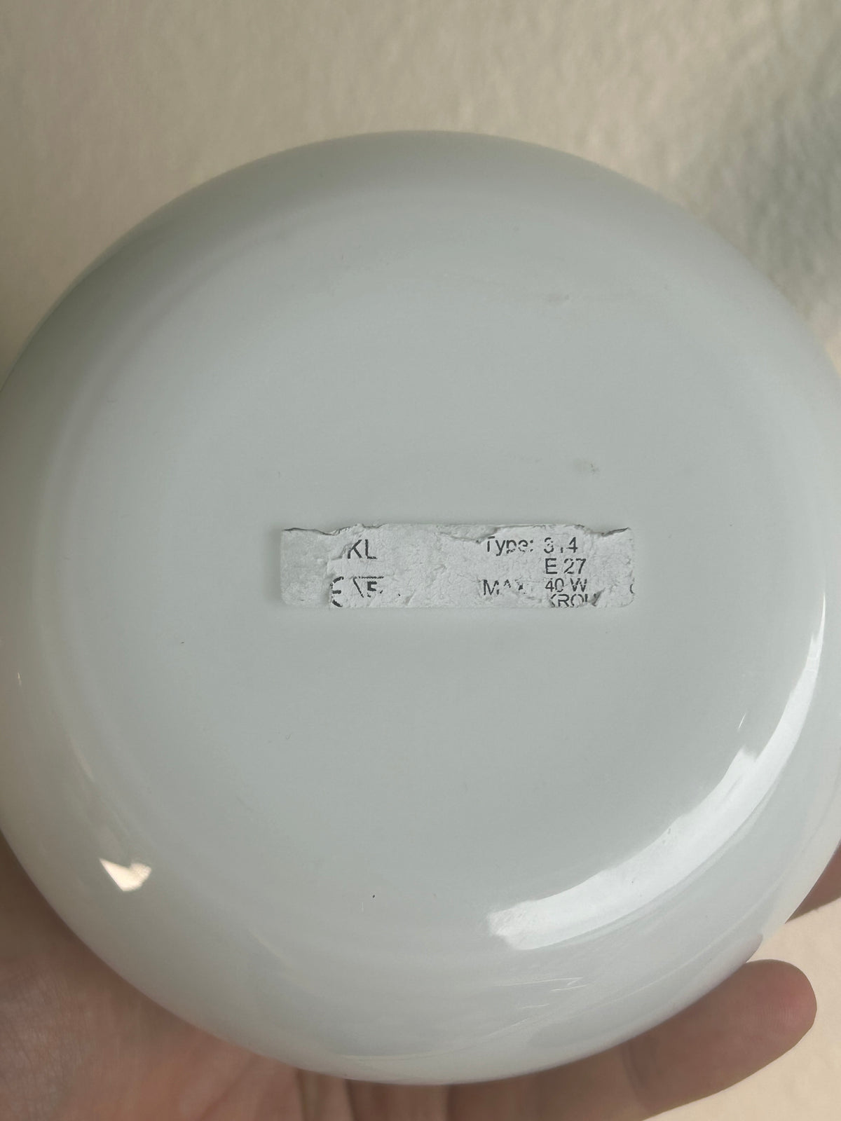 LE KLINT 314 bordlampe i hvidt opalglas med messingdetalje og sort skærm – 25,5 cm - billede 11