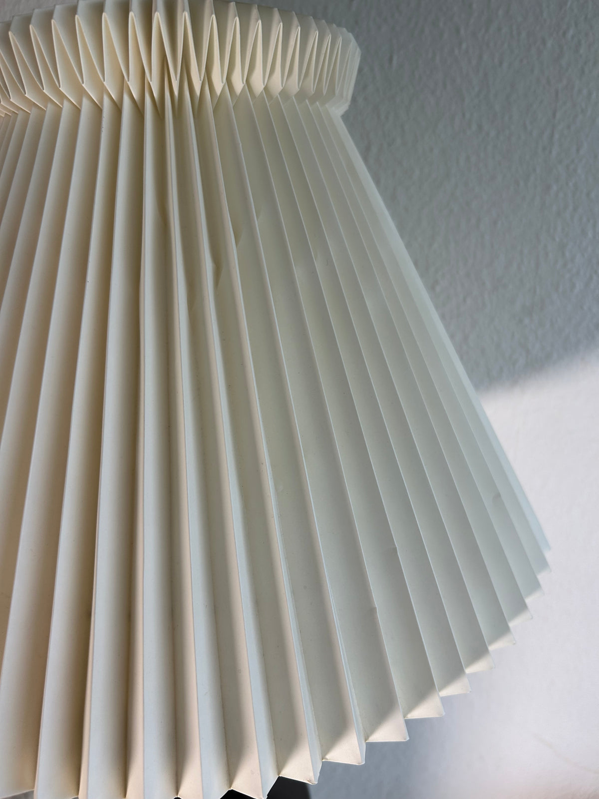 Royal Copenhagen bordlampe 1001/3750 K med plisseret skærm – 70,5 cm - billede 8