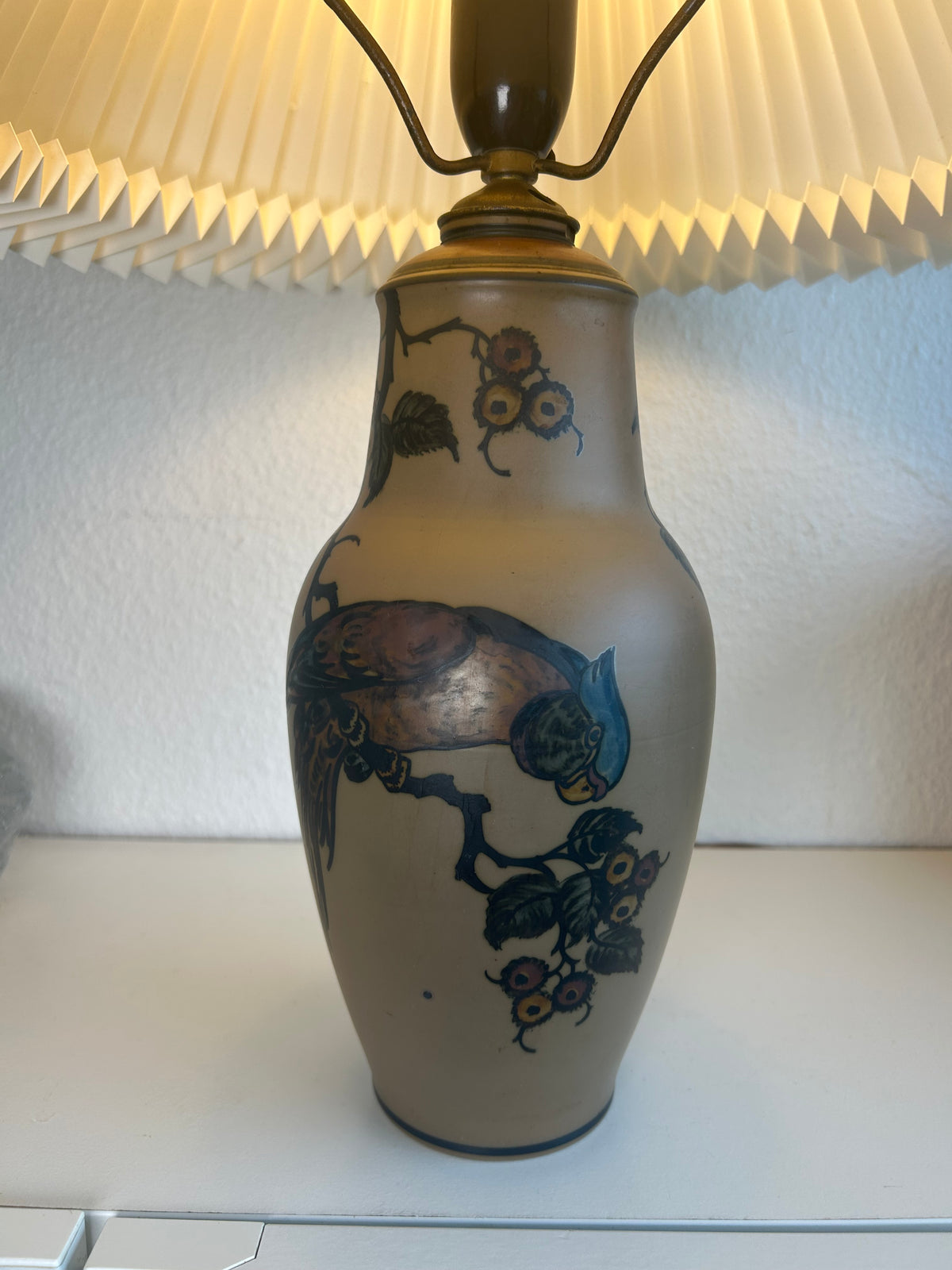 L. Hjorth terracotta bordlampe med fuglemotiv og LE KLINT 1/27 skærm – 55 cm - billede 3