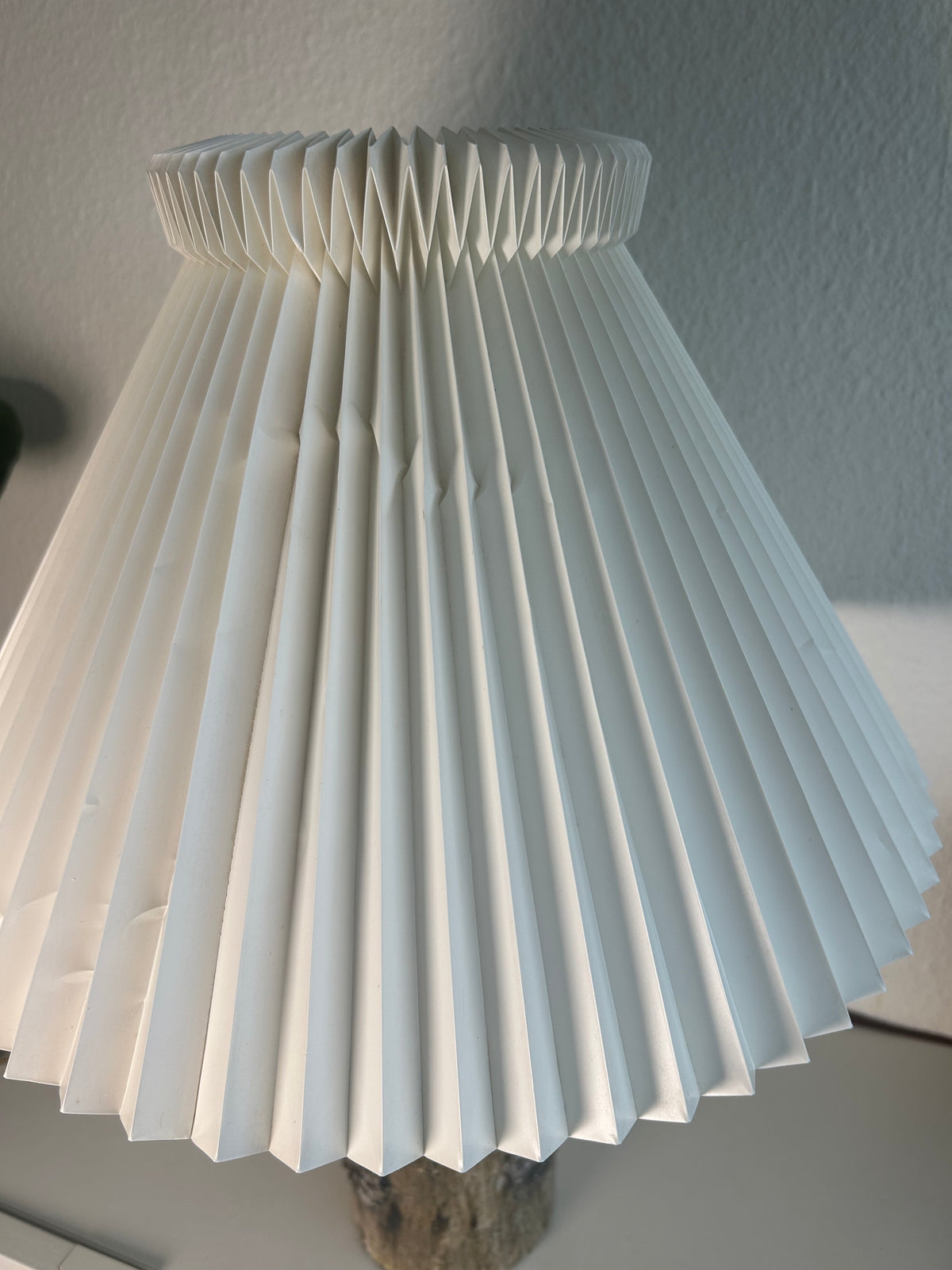 Vintage stentøjsbordlampe med LE KLINT 1/23 skærm og stativ – 47,5 cm - billede 4