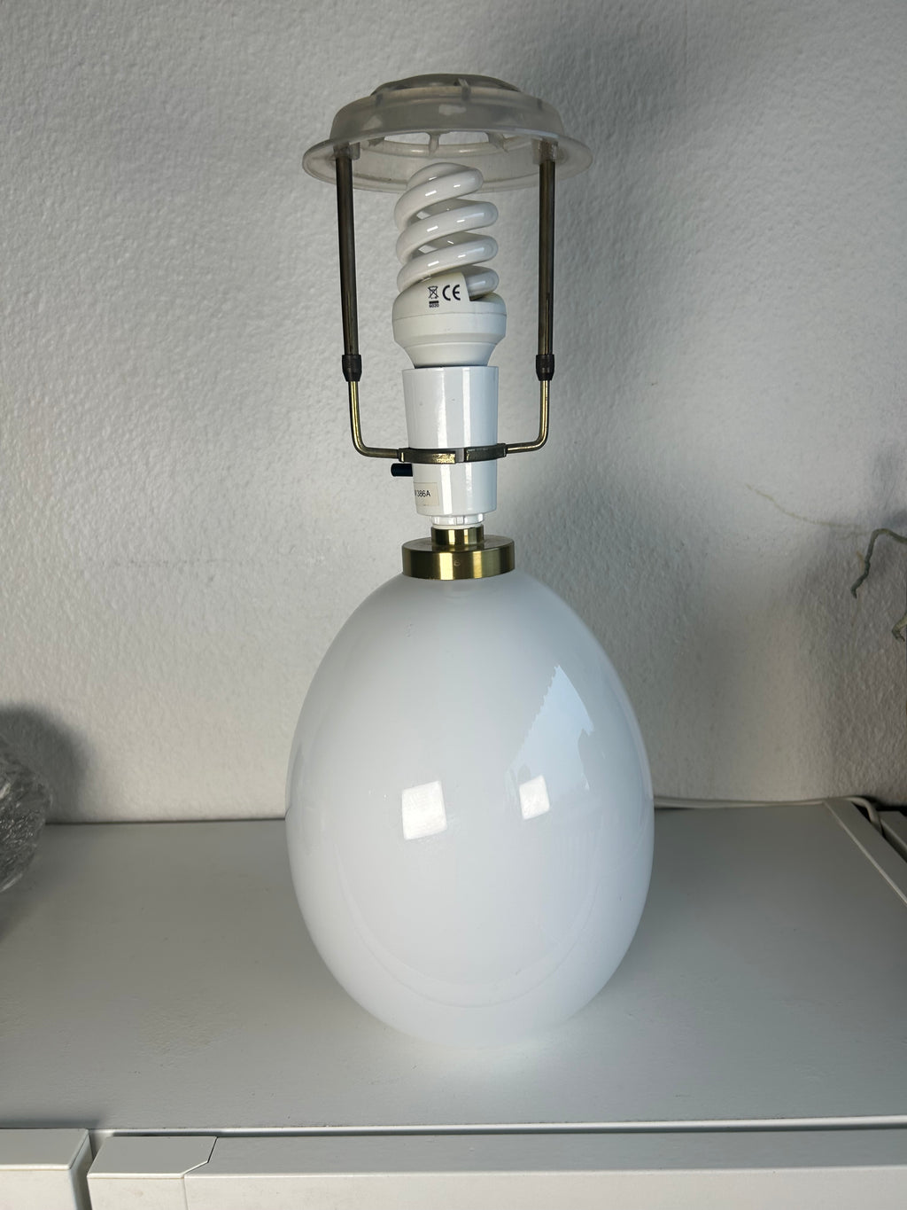 LE KLINT 386A bordlampe i hvidt opalglas med messing og LE KLINT 1/23 skærm – 45 cm - billede 15