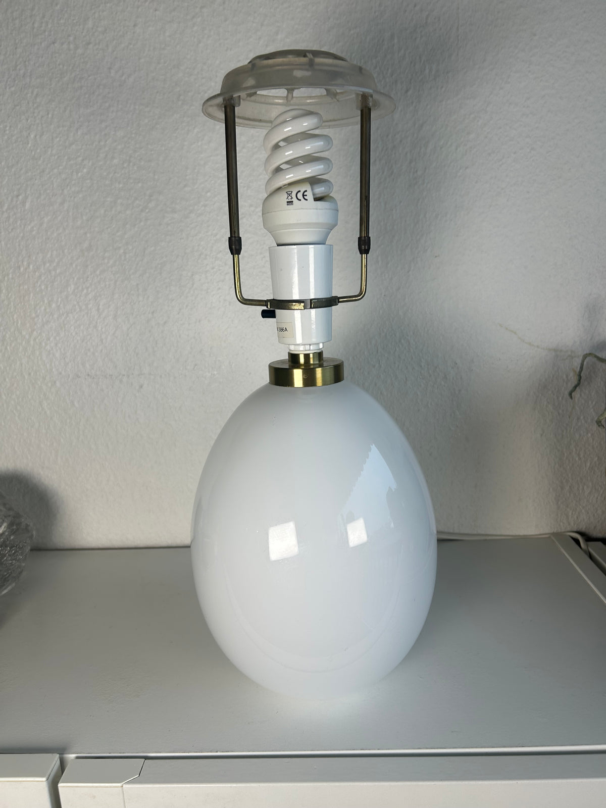 LE KLINT 386A bordlampe i hvidt opalglas med messing og LE KLINT 1/23 skærm – 45 cm - billede 15