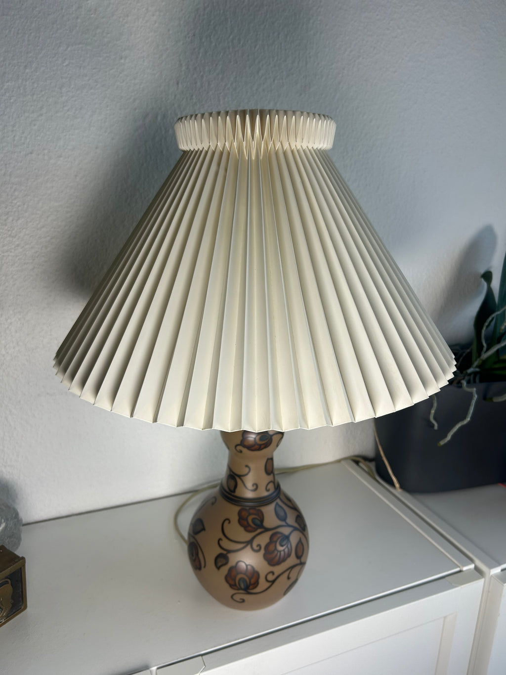 L. Hjorth terracotta bordlampe med LE KLINT 1/23 skærm og stativ – 50 cm - billede 7