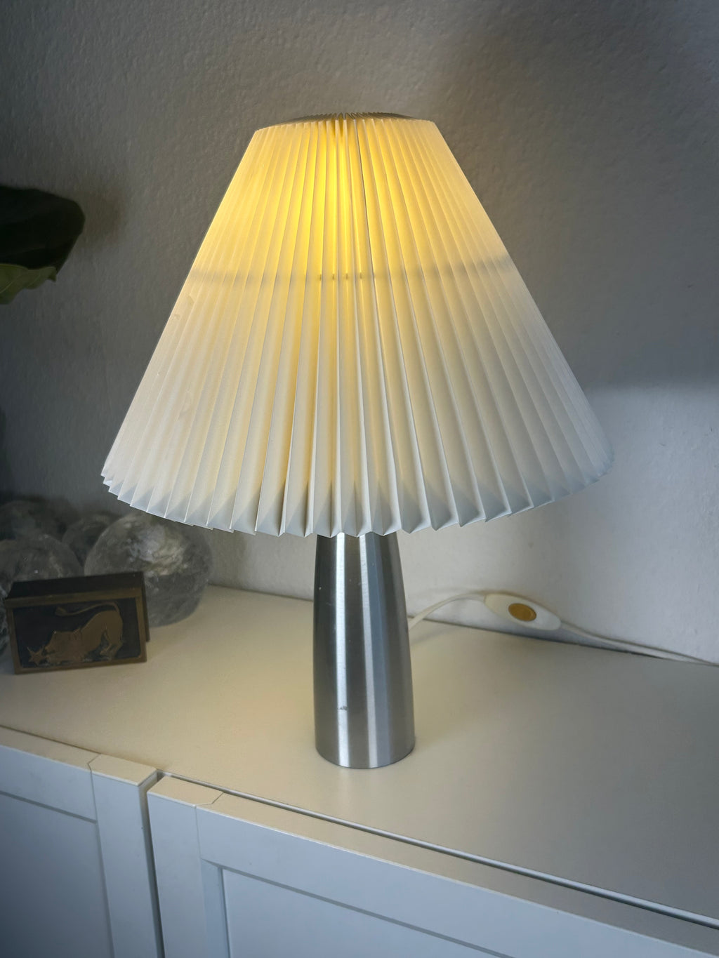 LE KLINT 376 bordlampe med børstet metalfod og LE KLINT 2/20 skærm – 39 cm - billede 5