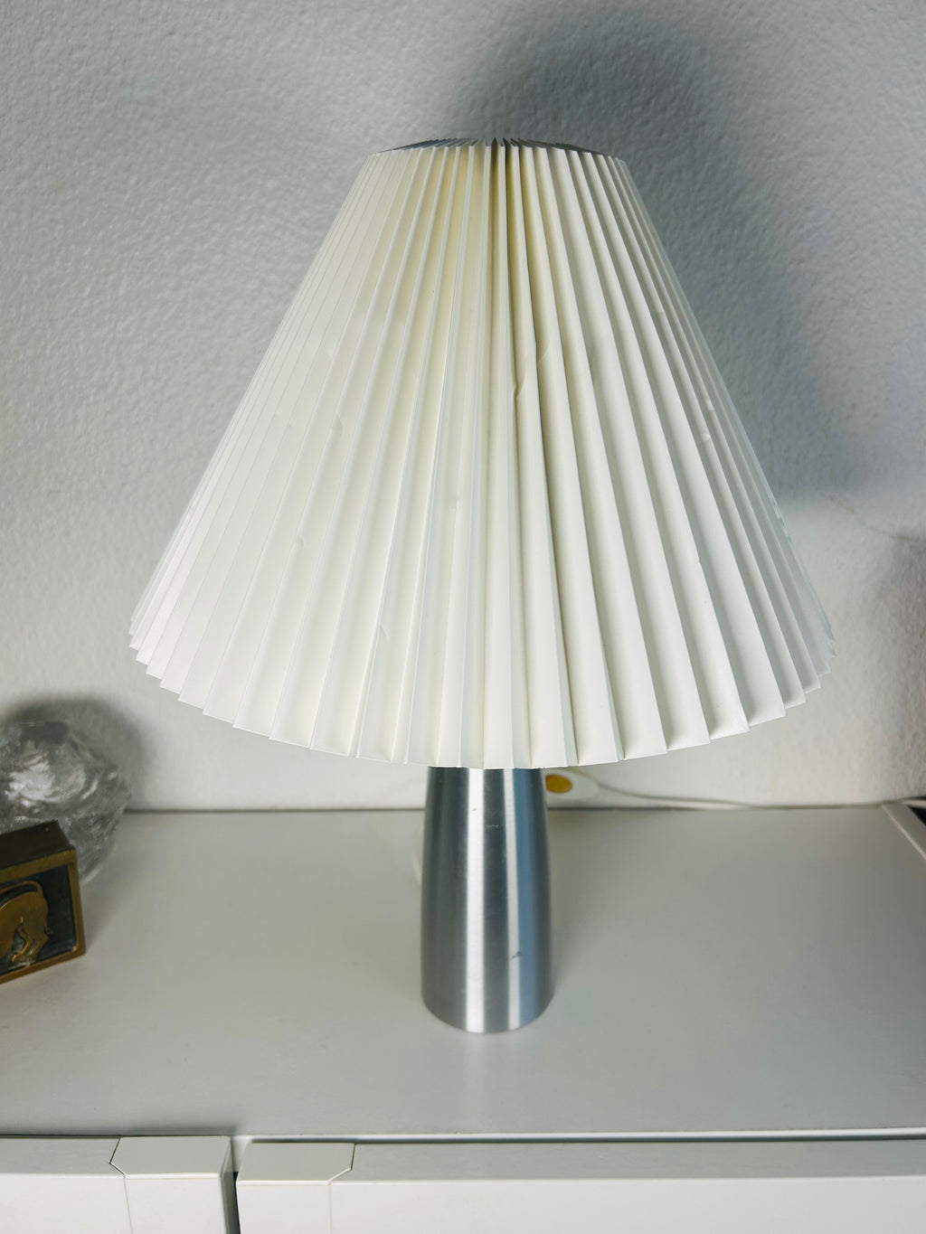 LE KLINT 376 bordlampe med børstet metalfod og LE KLINT 2/20 skærm – 39 cm - billede 7