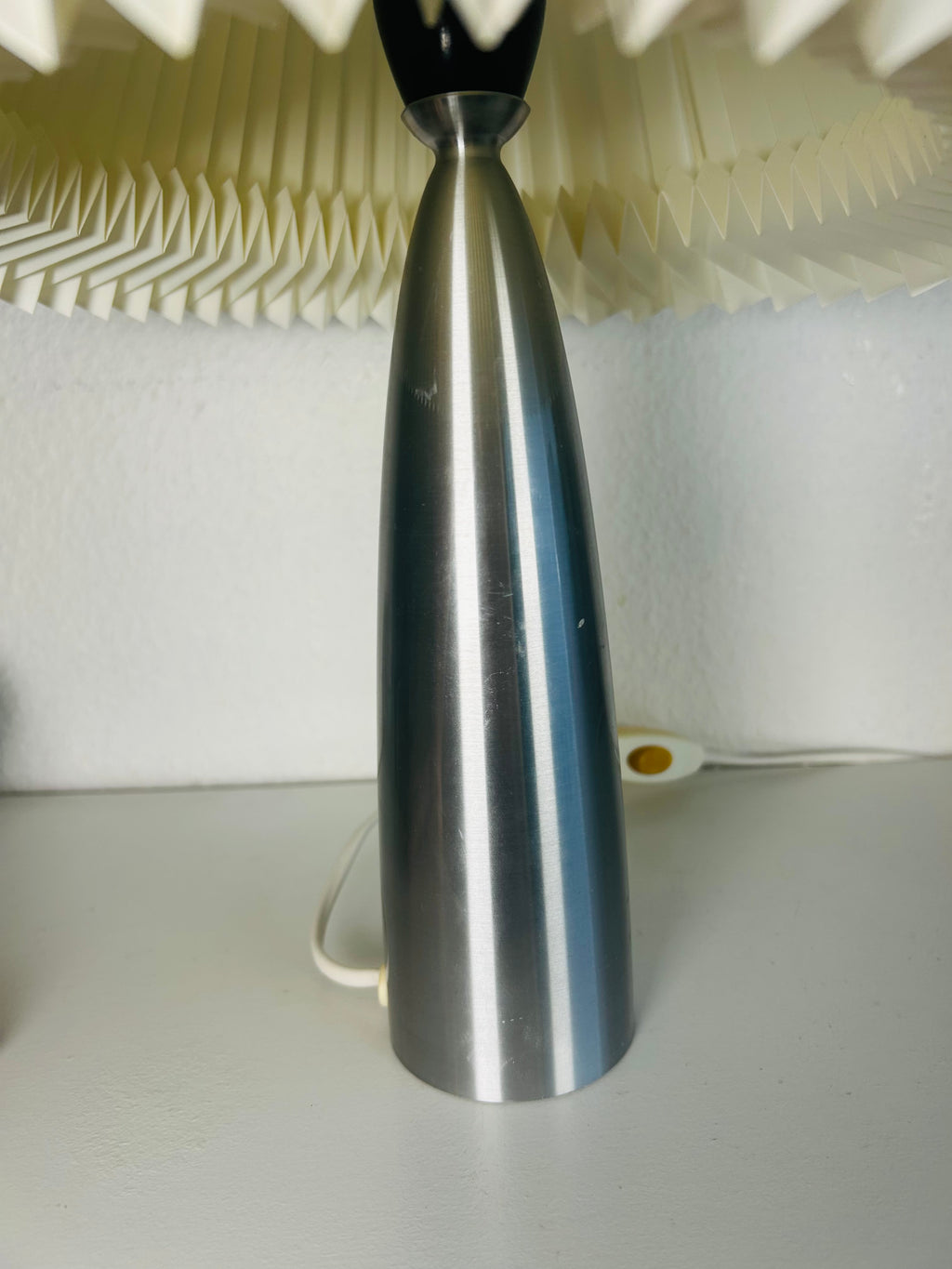LE KLINT 376 bordlampe med børstet metalfod og LE KLINT 2/20 skærm – 39 cm - billede 10