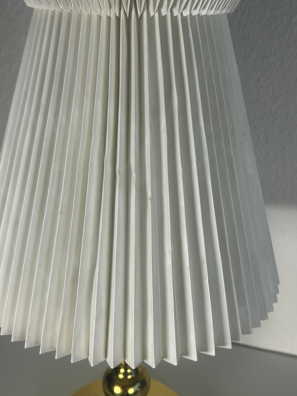 Vintage bordlampe i messing med LE KLINT 1/23 skærm og stativ – 44 cm - billede 12