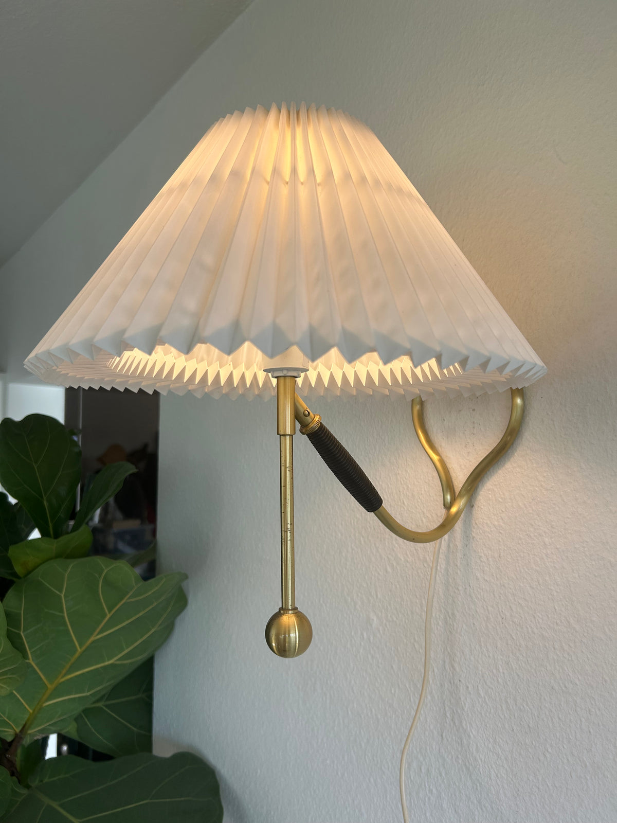 LE KLINT 306 Kip-lampe i messing med LE KLINT 1/21 skærm – 40 cm - billede 1