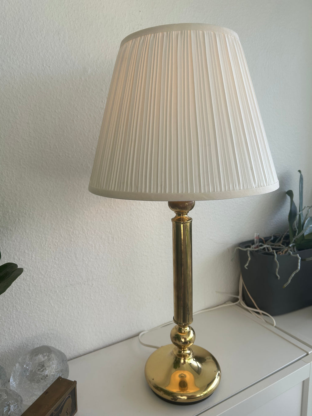 Vintage messingbordlampe med IKEA MYRHULT plisseret skærm – 64,5 cm - billede 4
