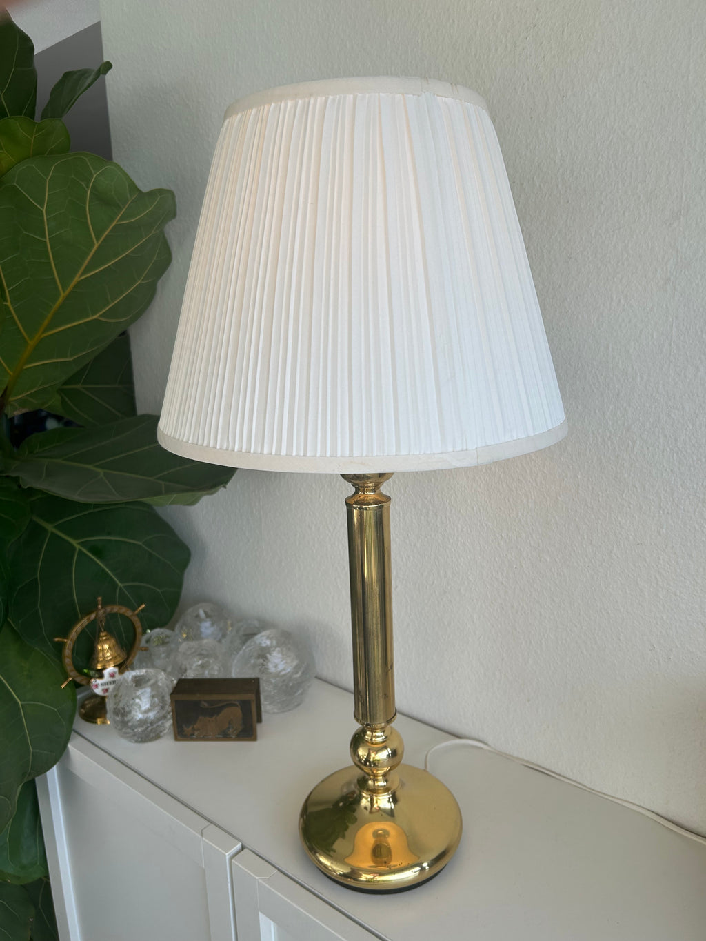 Vintage messingbordlampe med IKEA MYRHULT plisseret skærm – 64,5 cm - billede 5