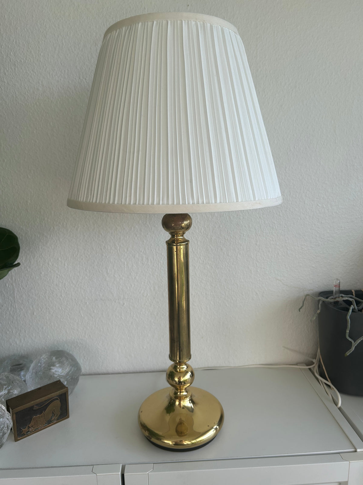 Vintage messingbordlampe med IKEA MYRHULT plisseret skærm – 64,5 cm - billede 7