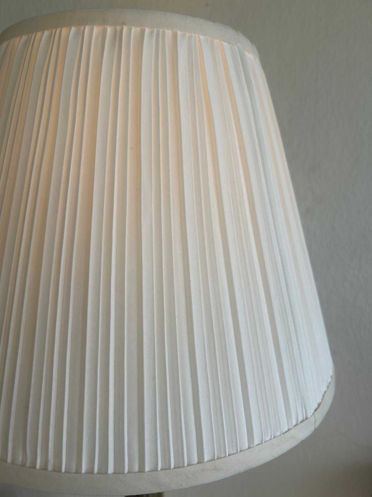 Vintage messingbordlampe med IKEA MYRHULT plisseret skærm – 64,5 cm - billede 9