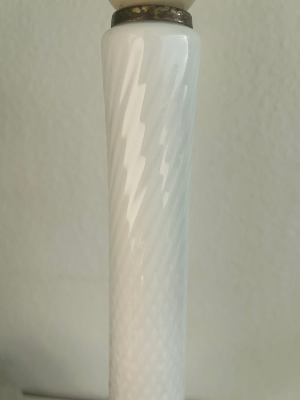 B&G 613 bordlampe i hvidt porcelæn med LE KLINT 1/27 skærm – 83 cm - billede 5