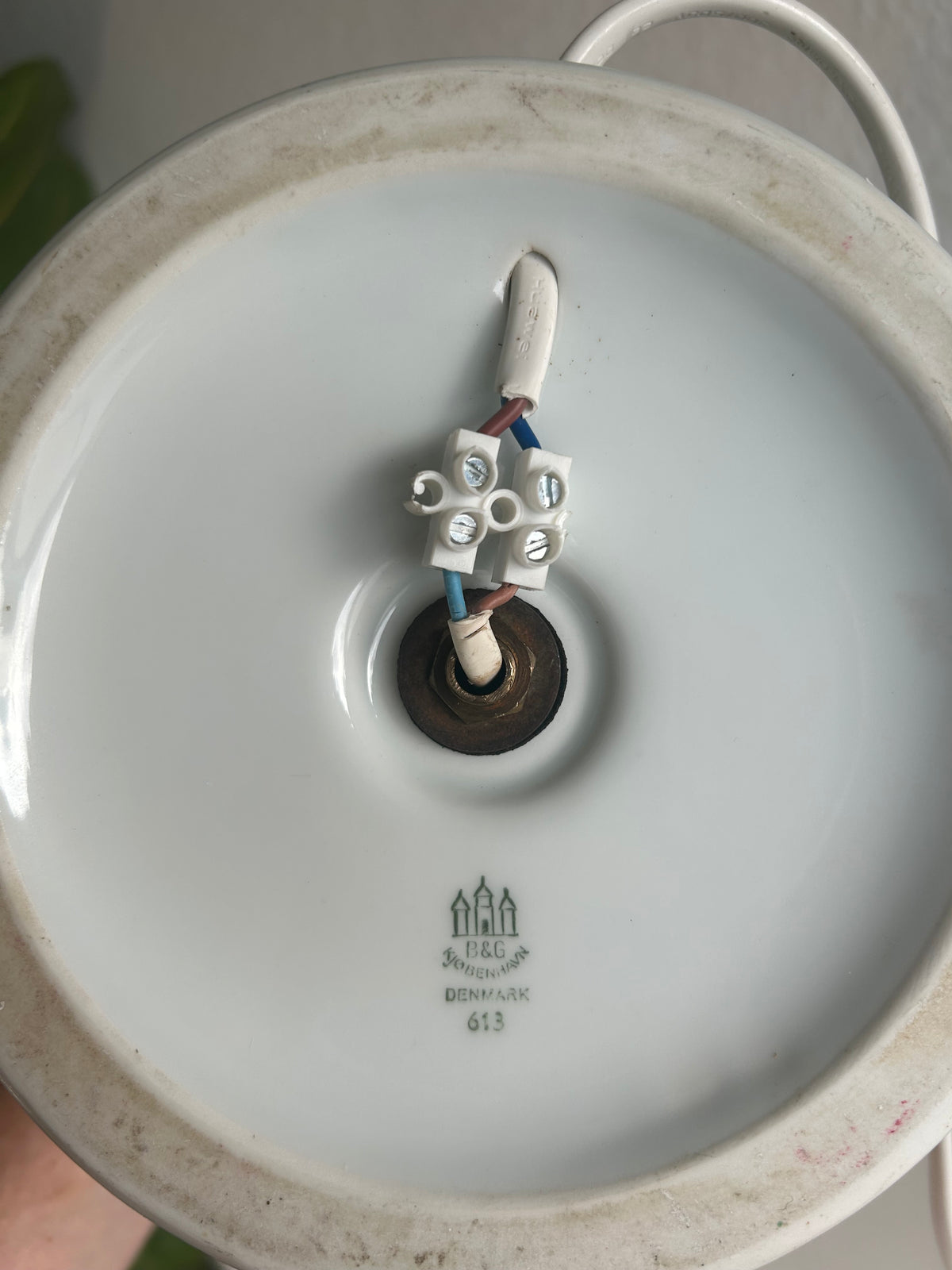 B&G 613 bordlampe i hvidt porcelæn med LE KLINT 1/27 skærm – 83 cm - billede 13