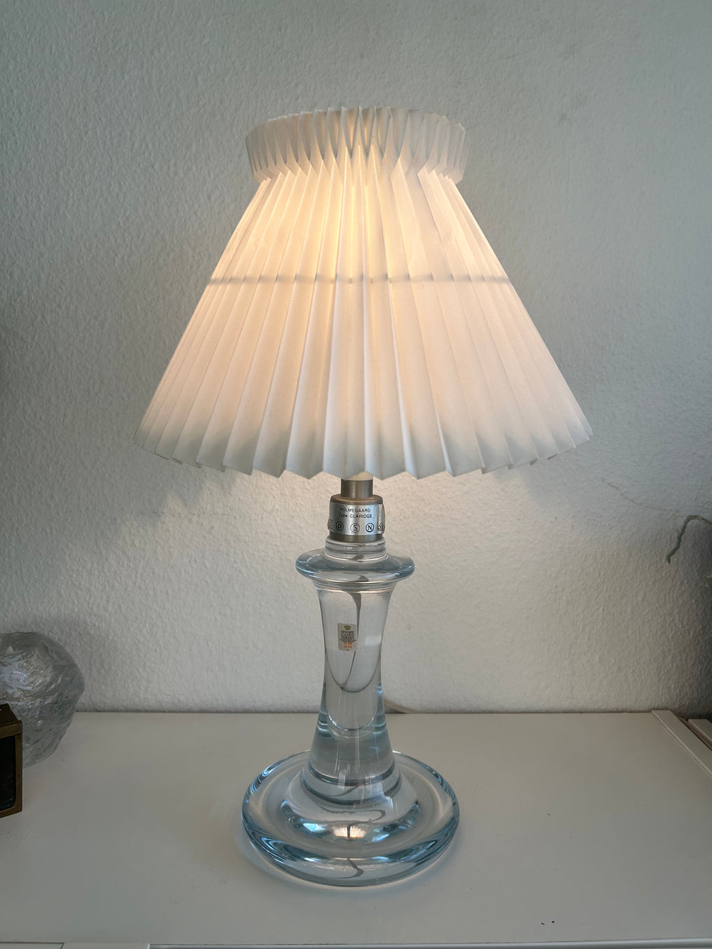Holmegaard Claridge glasbordlampe med LE KLINT 1/17 skærm – 45 cm - billede 1