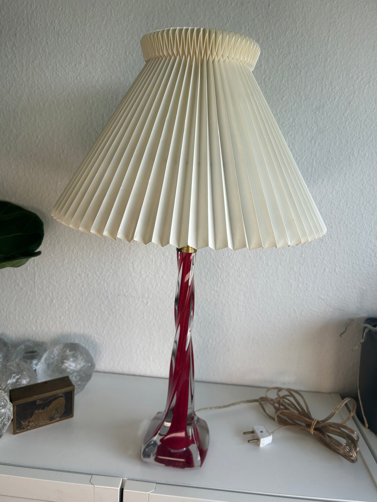 Murano vintage rød twisted glasbordlampe med LE KLINT 1/23 skærm – 62 cm - billede 2