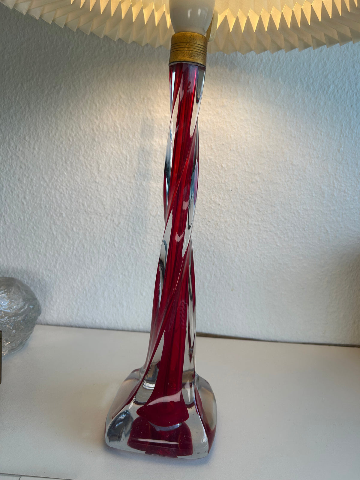 Murano vintage rød twisted glasbordlampe med LE KLINT 1/23 skærm – 62 cm - billede 4
