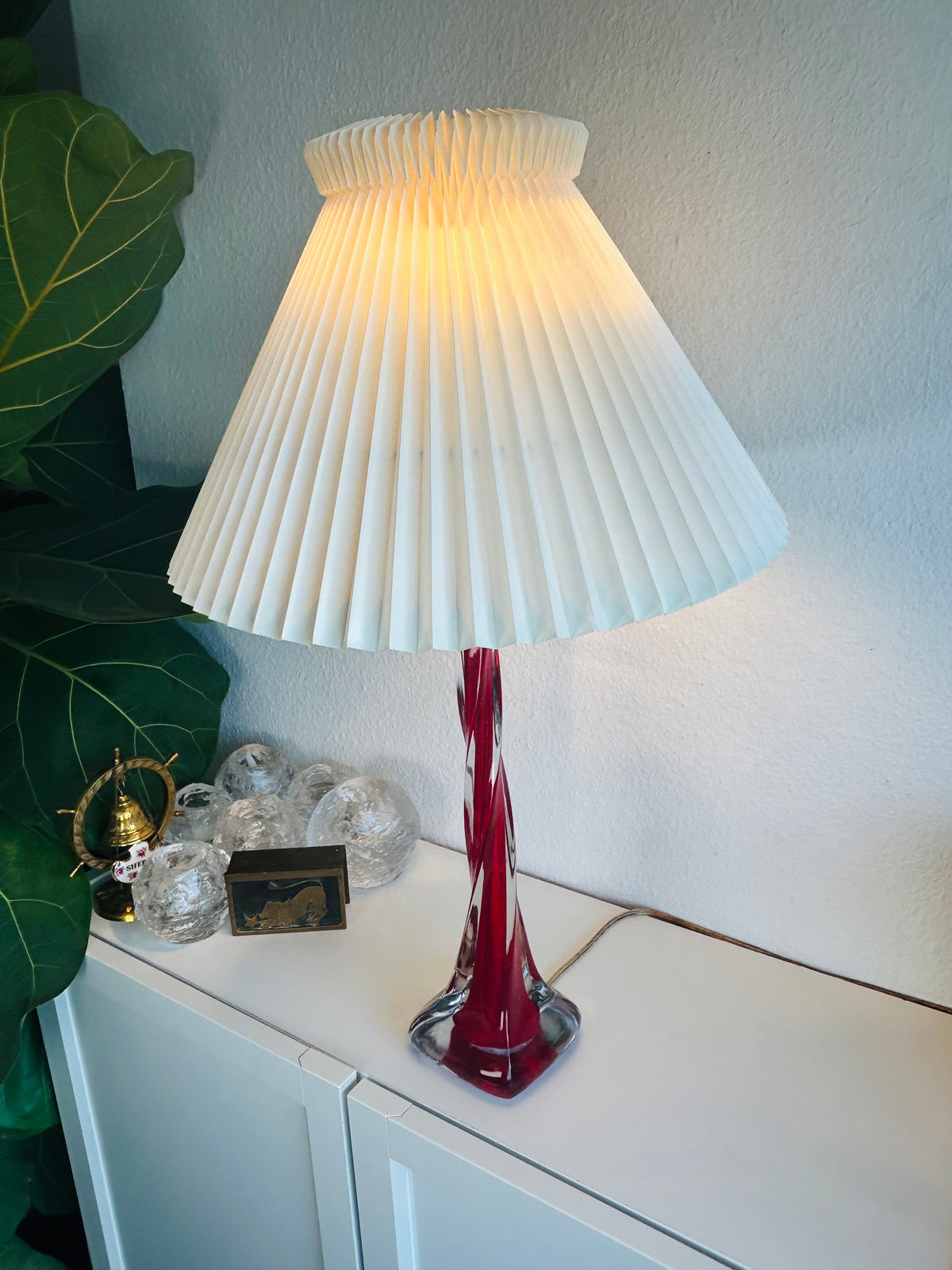 Murano vintage rød twisted glasbordlampe med LE KLINT 1/23 skærm – 62 cm - billede 7