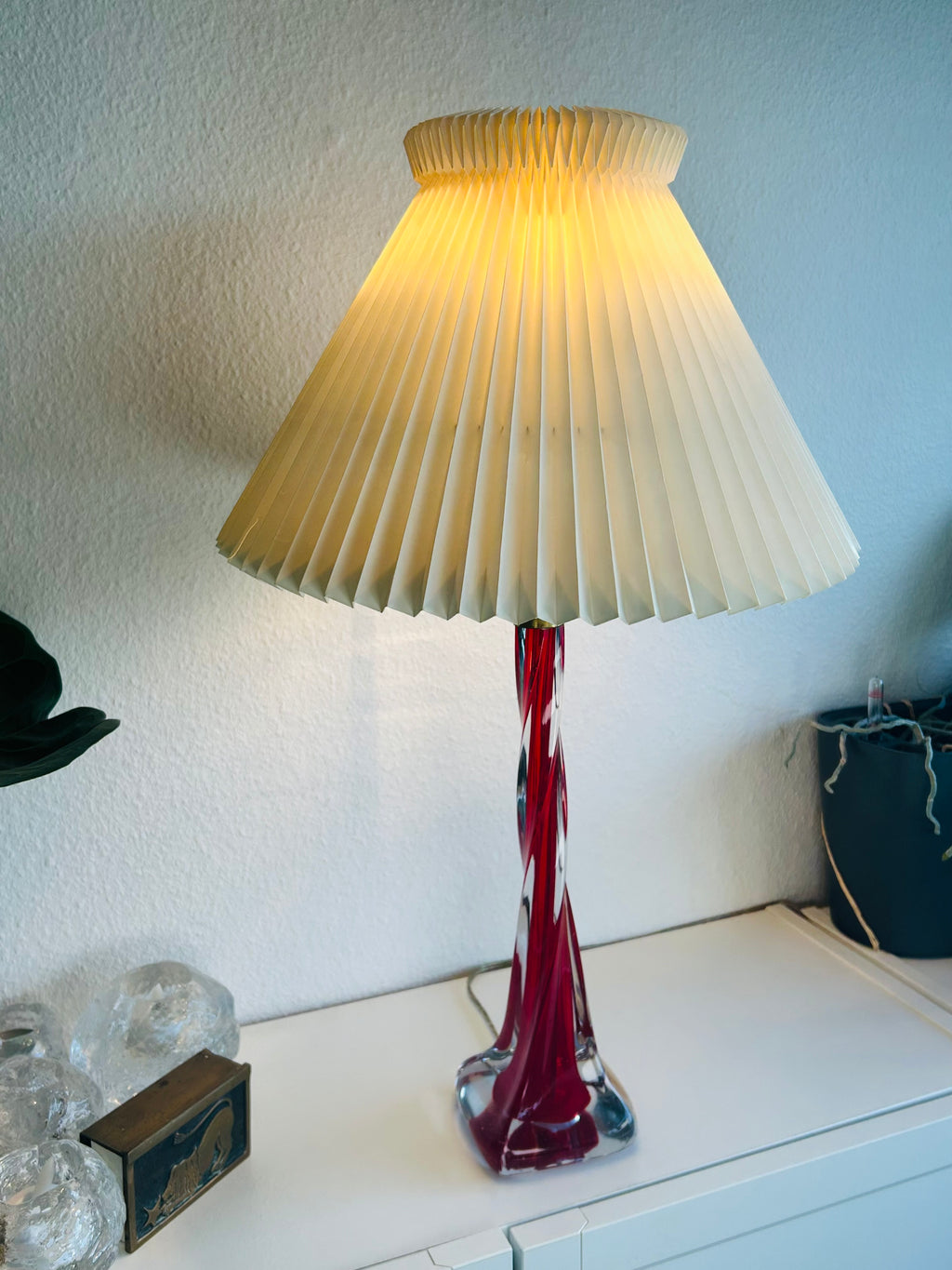 Murano vintage rød twisted glasbordlampe med LE KLINT 1/23 skærm – 62 cm - billede 8